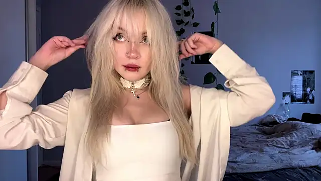 Snapshot of Velvets_Vixens01 chatting on 12, 6, 2026 Velvets Vixens01 online show from 12, 6, 2026