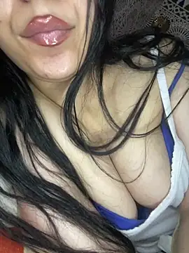 Snapshot of maram_mimi chatting on 25, 6, 2026 maram mimi online show from 25, 6, 2026