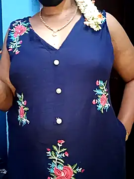 Snapshot of tamil_sarah chatting on 15, 7, 2026 tamil sarah online show from 15, 7, 2026