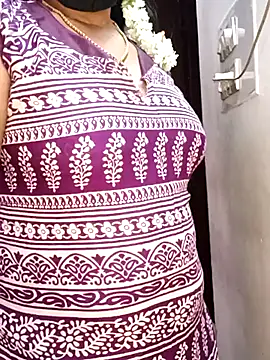 Snapshot of tamil_sarah chatting on 24, 7, 2026 tamil sarah online show from 24, 7, 2026