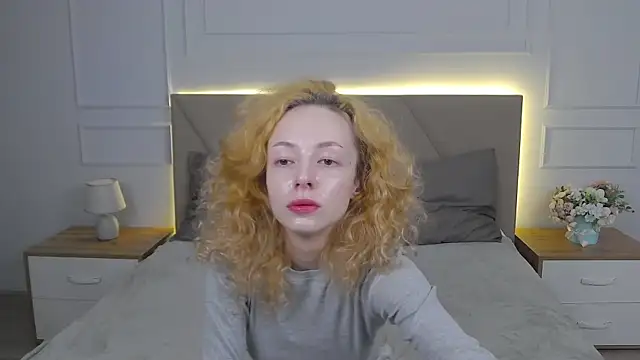 Snapshot of MiaVelmont chatting on 23, 6, 2026 MiaVelmont online show from 23, 6, 2026