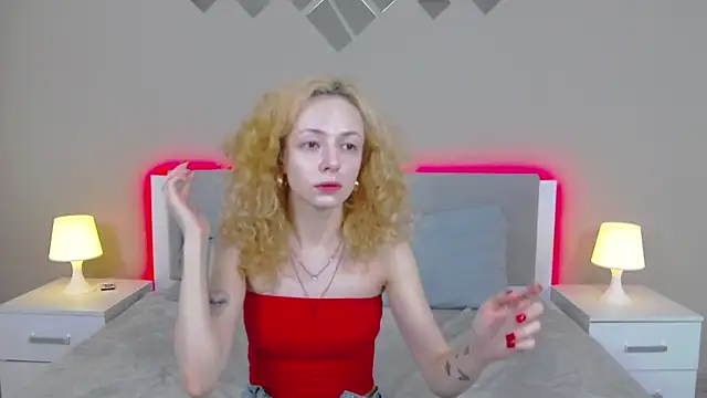 Snapshot of MiaVelmont chatting on 29, 7, 2026 MiaVelmont online show from 29, 7, 2026