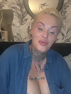 Snapshot of InkedMissLaBaehm chatting on 15, 6, 2026 InkedMissLaBaehm online show from 15, 6, 2026