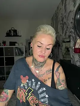 Snapshot of InkedMissLaBaehm chatting on 15, 7, 2026 InkedMissLaBaehm online show from 15, 7, 2026