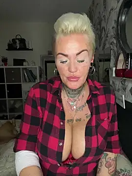 Snapshot of InkedMissLaBaehm chatting on 16, 7, 2026 InkedMissLaBaehm online show from 16, 7, 2026