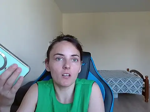 Snapshot of OliviaTheS chatting on 27, 6, 2026 OliviaTheS online show from 27, 6, 2026