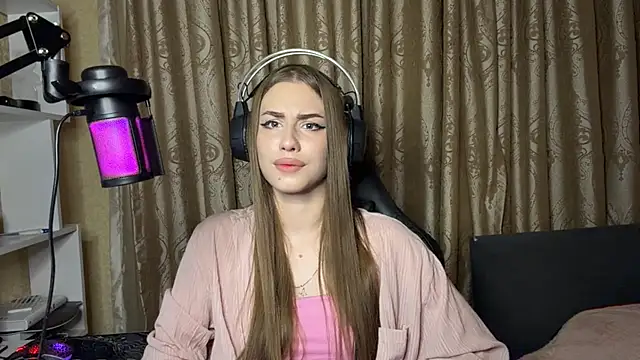 Snapshot of AliceLab chatting on 11, 6, 2026 AliceLab online show from 11, 6, 2026