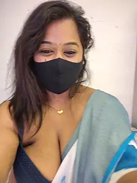 Snapshot of beauty_lisa- chatting on 25, 7, 2026 beauty lisa- online show from 25, 7, 2026