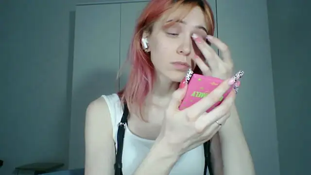 Snapshot of KayleneWesterberg chatting on 30, 6, 2026 KayleneWesterberg online show from 30, 6, 2026