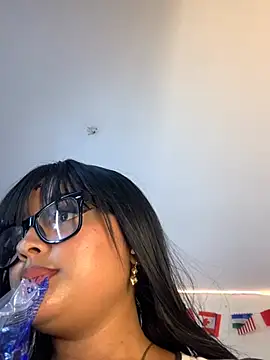 Snapshot of maryale01 chatting on 4, 7, 2026 maryale01 online show from 4, 7, 2026