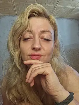 Snapshot of Amber-Blaze chatting on 28, 7, 2026 Amber-Blaze online show from 28, 7, 2026
