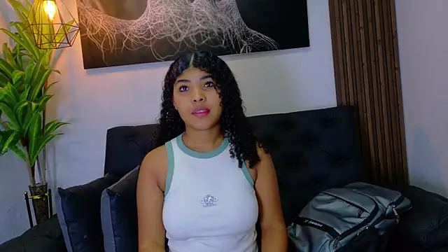KiiaraaMoon online show from 28, 7, 2026