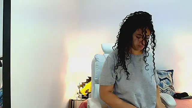 Snapshot of Isabella_Sophia19 chatting on 10, 7, 2026 Isabella Sophia19 online show from 10, 7, 2026