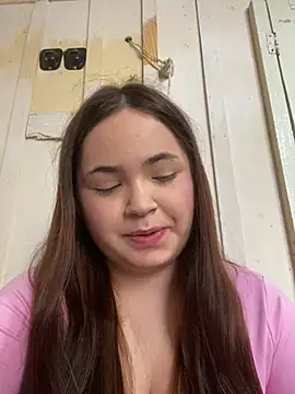 Snapshot of bella__hott chatting on 4, 8, 2026 bella hott online show from 4, 8, 2026