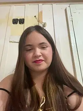 Snapshot of bella__hott chatting on 5, 8, 2026 bella hott online show from 5, 8, 2026