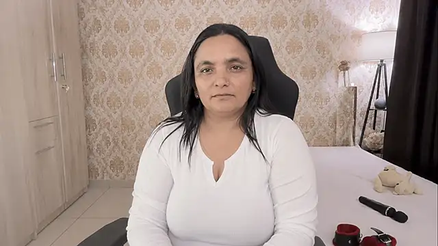 Snapshot of SAmirahha_Bano1 chatting on 12, 6, 2026 SAmirahha Bano1 online show from 12, 6, 2026