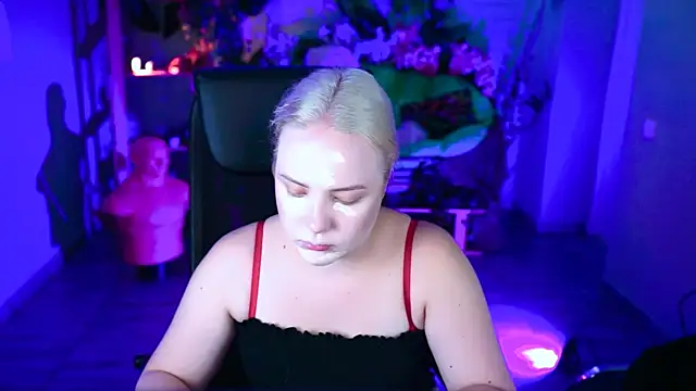 Snapshot of stellawatts chatting on 9, 7, 2026 stellawatts online show from 9, 7, 2026