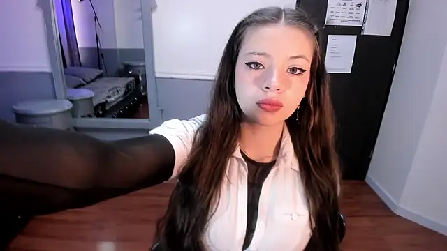 Snapshot of Saori_Price chatting on 18, 6, 2026 Saori Price online show from 18, 6, 2026