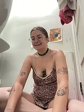 Snapshot of mclacy chatting on 17, 6, 2026 mclacy online show from 17, 6, 2026