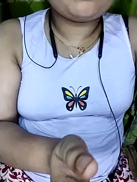 Snapshot of Khosi_Moni chatting on 4, 7, 2026 Khosi Moni online show from 4, 7, 2026