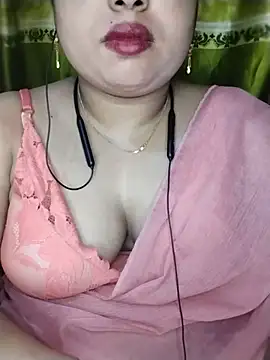 Snapshot of Khosi_Moni chatting on 2, 8, 2026 Khosi Moni online show from 2, 8, 2026