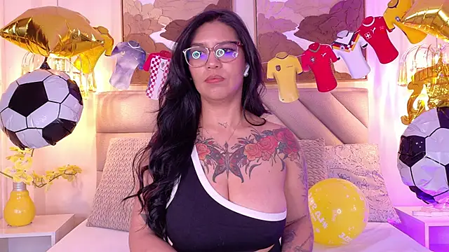 Snapshot of Sharlot18 chatting on 19, 6, 2026 Sharlot18 online show from 19, 6, 2026