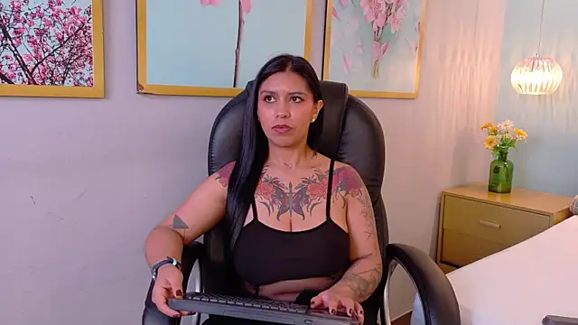 Snapshot of Sharlot18 chatting on 15, 7, 2026 Sharlot18 online show from 15, 7, 2026