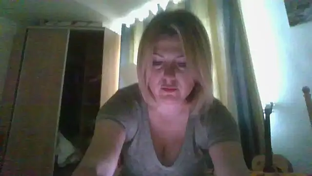 Snapshot of ElenaLove888 chatting on 15, 6, 2026 ElenaLove888 online show from 15, 6, 2026