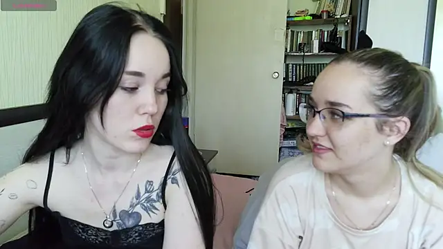 Mia Ellis online show from 13, 7, 2026