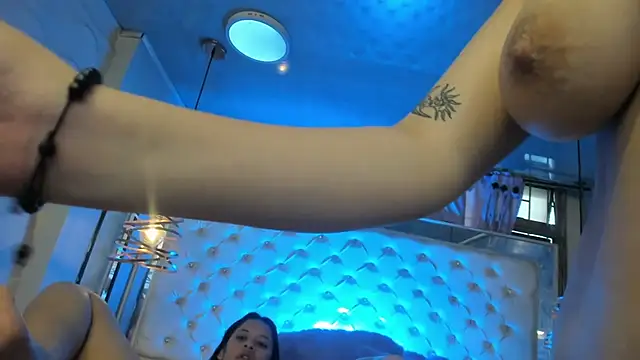 Tifanny-Val online show from 9, 7, 2026