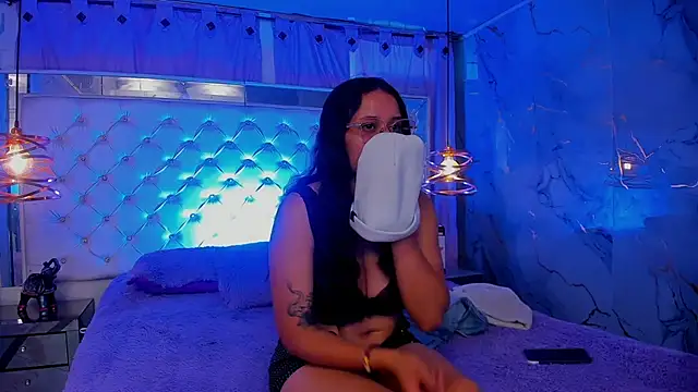 Tifanny-Val online show from 22, 7, 2026