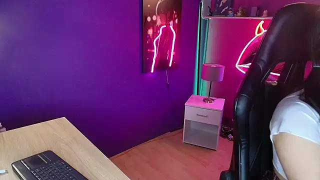 Snapshot of Hanna_Snowdon_ chatting on 20, 6, 2026 Hanna Snowdon online show from 20, 6, 2026