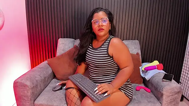 Snapshot of Mommy_Big_Ass chatting on 16, 6, 2026 Mommy Big Ass online show from 16, 6, 2026