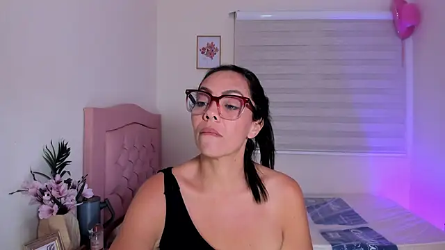 Snapshot of miapins chatting on 29, 6, 2026 miapins online show from 29, 6, 2026