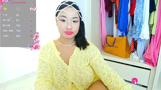 Snapshot of AsianLumi chatting on 1, 8, 2026 AsianLumi online show from 1, 8, 2026