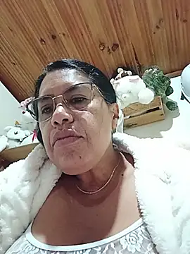 Snapshot of Emilif_ chatting on 23, 7, 2026 Emilif online show from 23, 7, 2026
