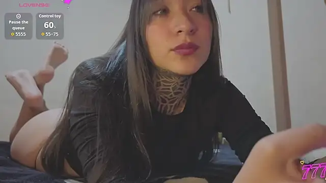 Snapshot of isasaenz_ chatting on 14, 7, 2026 isasaenz online show from 14, 7, 2026