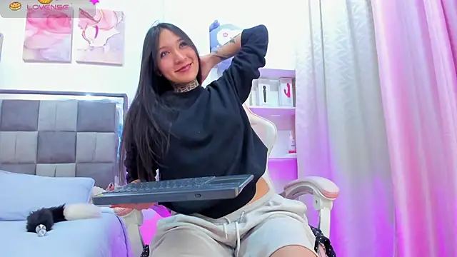 Snapshot of isasaenz_ chatting on 31, 7, 2026 isasaenz online show from 31, 7, 2026
