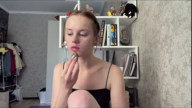 Snapshot of Mollybeans chatting on 6, 8, 2026 Mollybeans online show from 6, 8, 2026