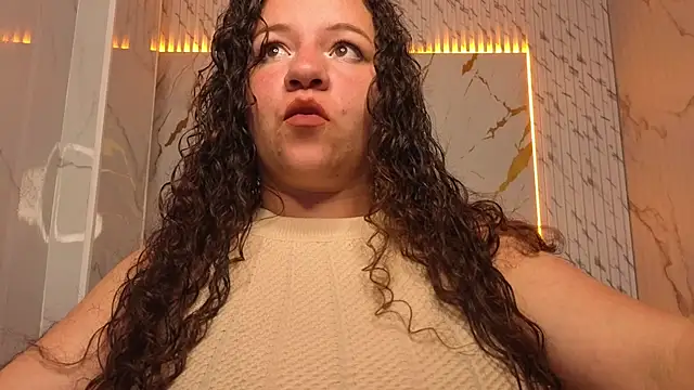 Snapshot of Cony_curly_b chatting on 23, 6, 2026 Cony curly b online show from 23, 6, 2026