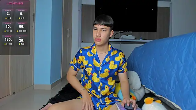 Snapshot of Angel__TheKing chatting on 17, 6, 2026 Angel TheKing online show from 17, 6, 2026