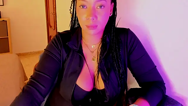 Snapshot of NicolePasqualott chatting on 5, 10, 2025 NicolePasqualott online show from 5, 10, 2025