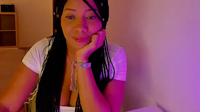 Snapshot of NicolePasqualott chatting on 13, 10, 2025 NicolePasqualott online show from 13, 10, 2025