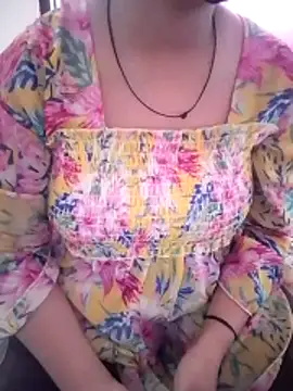 Snapshot of Riya_Beauty chatting on 22, 6, 2026 Riya Beauty online show from 22, 6, 2026