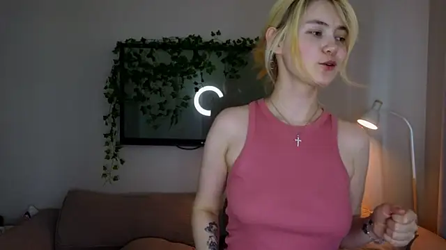 Snapshot of Emily_Miu chatting on 5, 7, 2026 Emily Miu online show from 5, 7, 2026