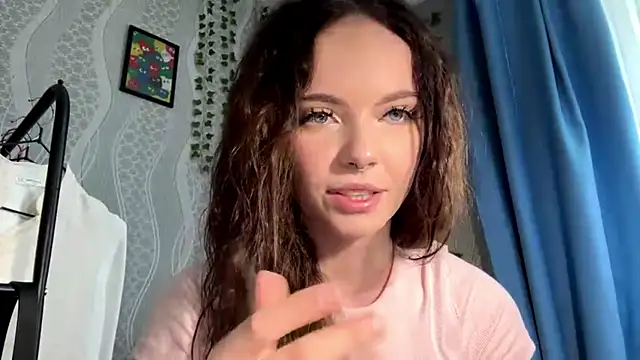 Snapshot of IsadoraCaltagirone chatting on 16, 6, 2026 IsadoraCaltagirone online show from 16, 6, 2026