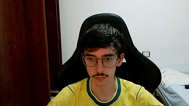 Snapshot of gabrielNovin17cm chatting on 15, 7, 2026 gabrielNovin17cm online show from 15, 7, 2026