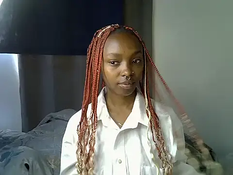 Snapshot of Petiteliz chatting on 16, 6, 2026 Petiteliz online show from 16, 6, 2026