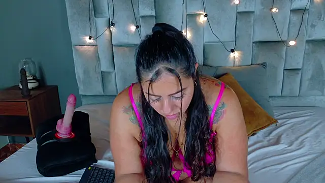 ShelyEvans   online show from 26, 7, 2026