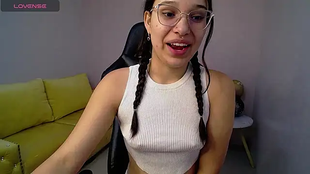 Snapshot of Lia_Rose_ch chatting on 2, 7, 2026 Lia Rose ch online show from 2, 7, 2026